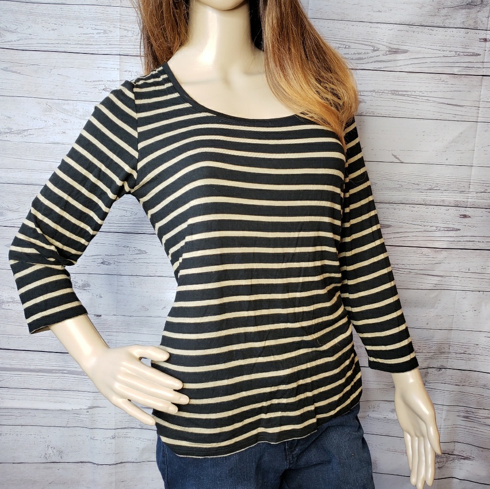Max studio size medium black and tan stripe top